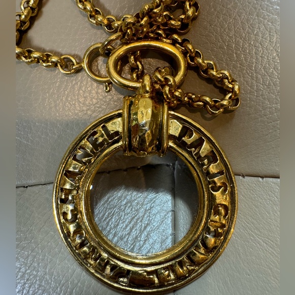 CHANEL Vintage 24K gold plated Textured Magnifier Necklace - Picture 3 of 9